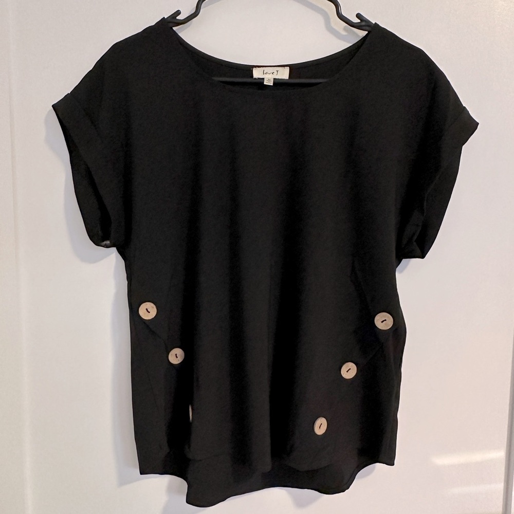 NWOT Love J Black Lightweight Short Sleeve Top w/Button Design